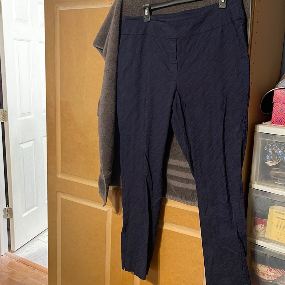 Straight leg dress pants with a stretchy piece at waist for your tummy